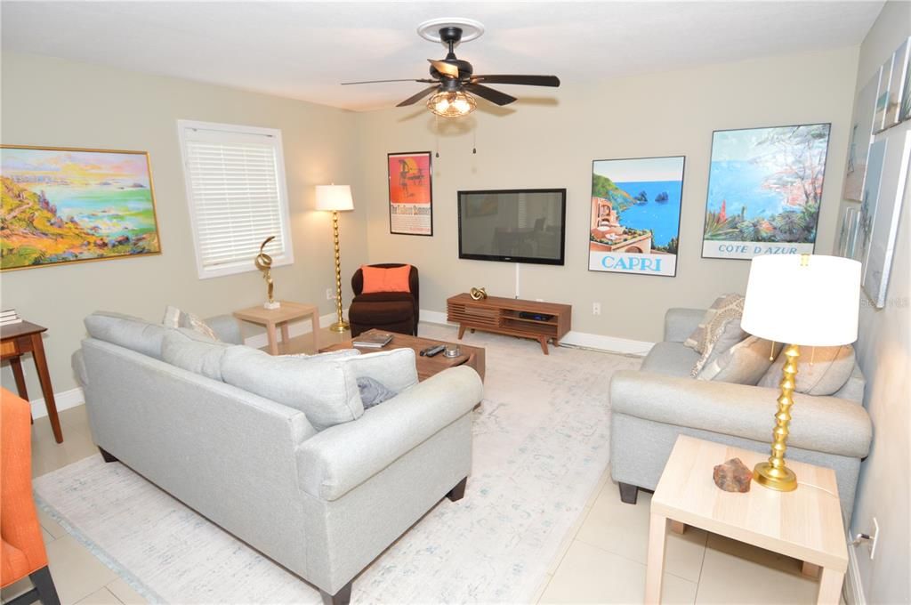 For Rent: $3,250 (2 beds, 2 baths, 1018 Square Feet)