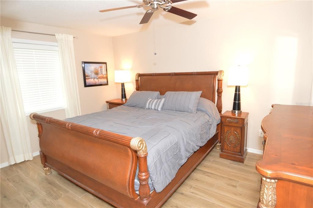 For Rent: $3,250 (2 beds, 2 baths, 1018 Square Feet)