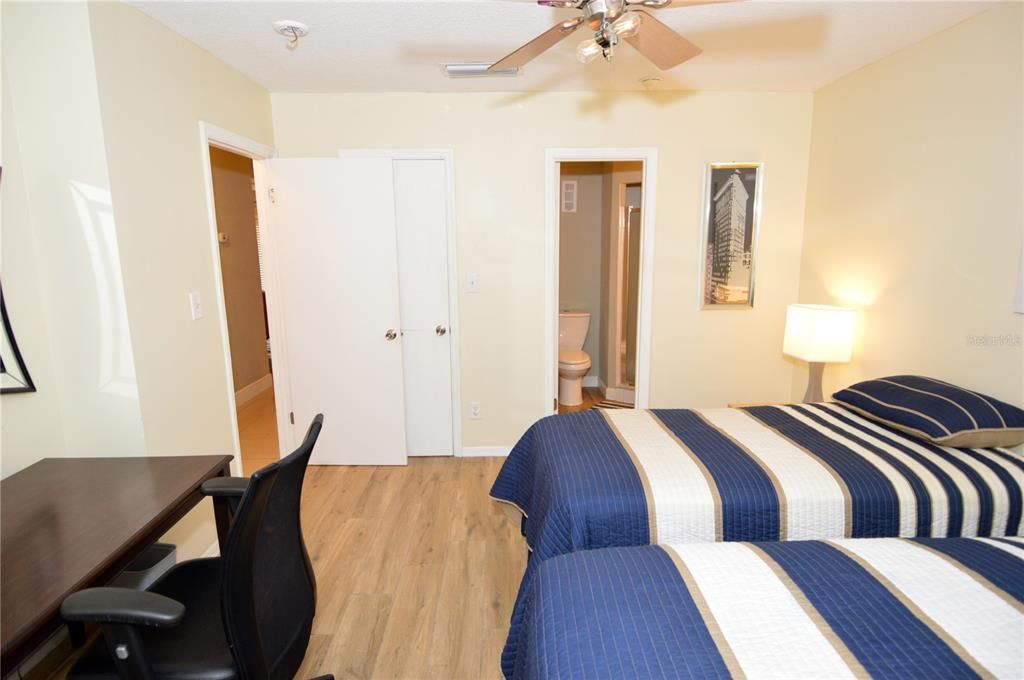 For Rent: $3,250 (2 beds, 2 baths, 1018 Square Feet)