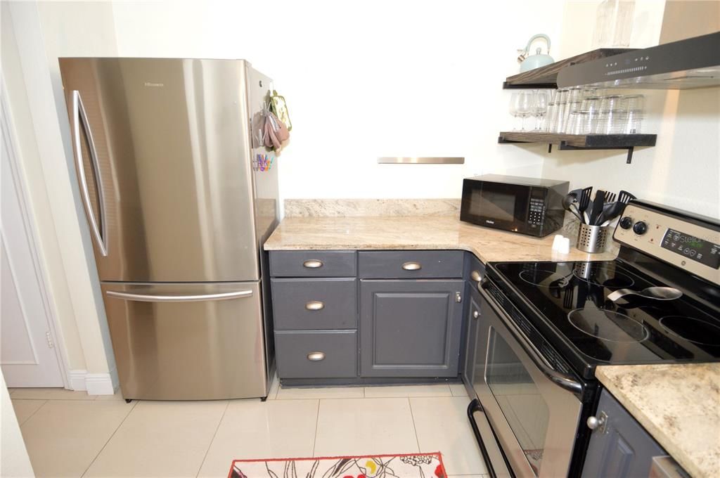 For Rent: $3,250 (2 beds, 2 baths, 1018 Square Feet)