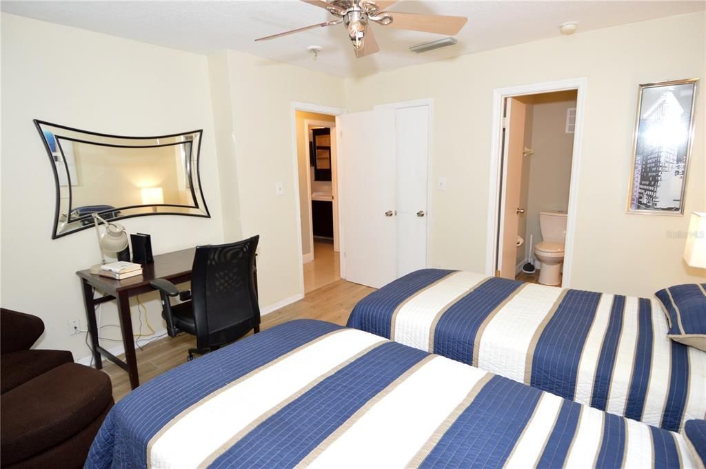 For Rent: $3,250 (2 beds, 2 baths, 1018 Square Feet)