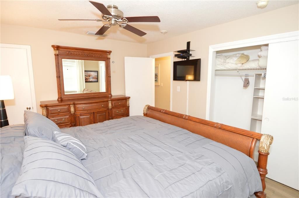 For Rent: $3,250 (2 beds, 2 baths, 1018 Square Feet)