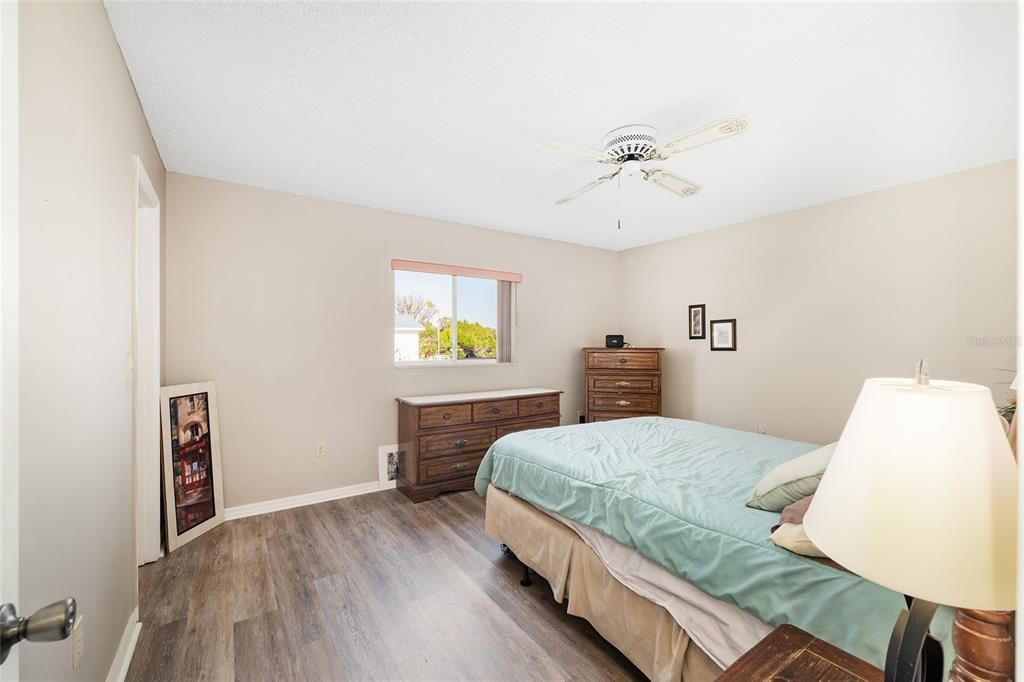 For Sale: $249,000 (2 beds, 2 baths, 1488 Square Feet)