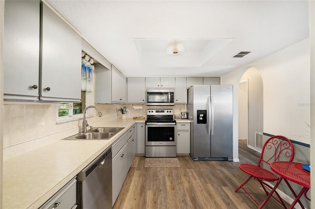 For Sale: $249,000 (2 beds, 2 baths, 1488 Square Feet)