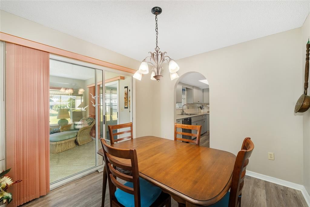 For Sale: $249,000 (2 beds, 2 baths, 1488 Square Feet)