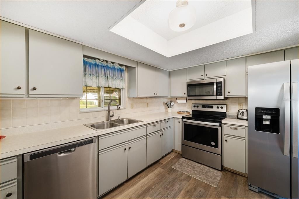 For Sale: $249,000 (2 beds, 2 baths, 1488 Square Feet)