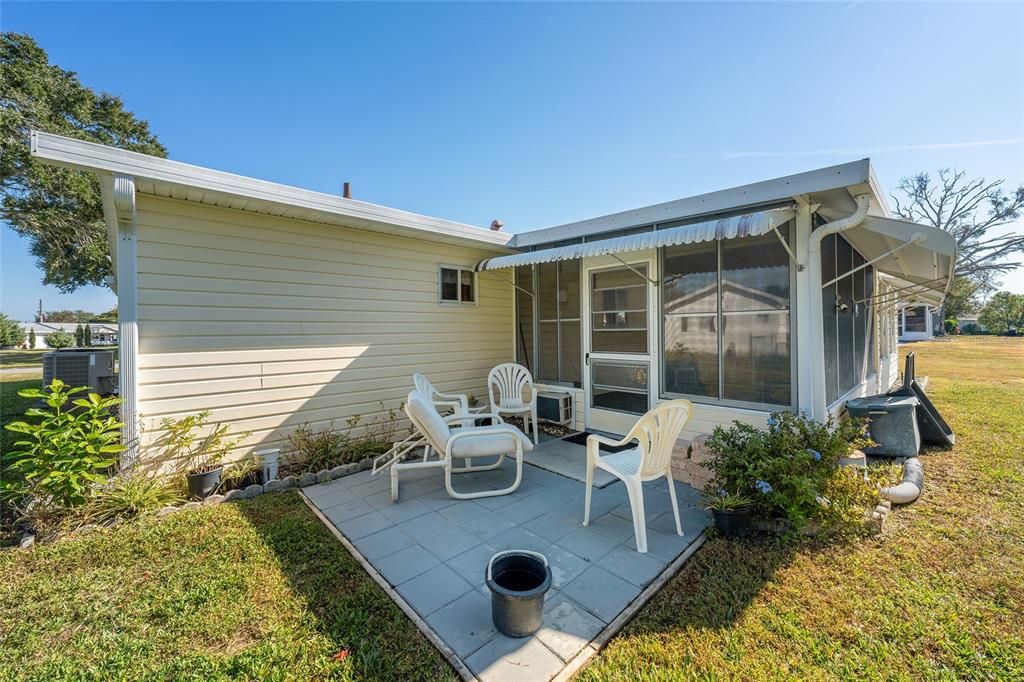 For Sale: $249,000 (2 beds, 2 baths, 1488 Square Feet)