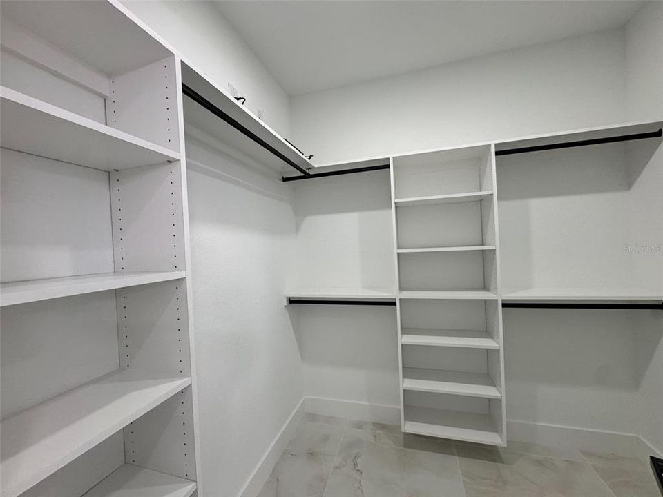 For Sale: $945,500 (4 beds, 4 baths, 2377 Square Feet)