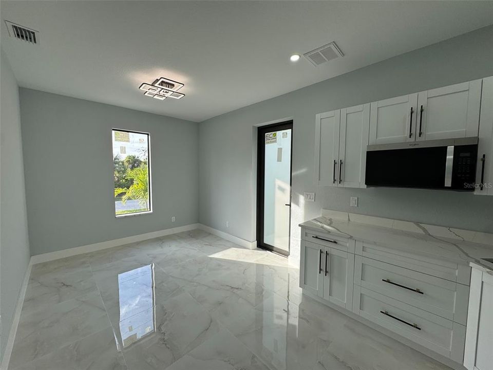 For Sale: $945,500 (4 beds, 4 baths, 2377 Square Feet)