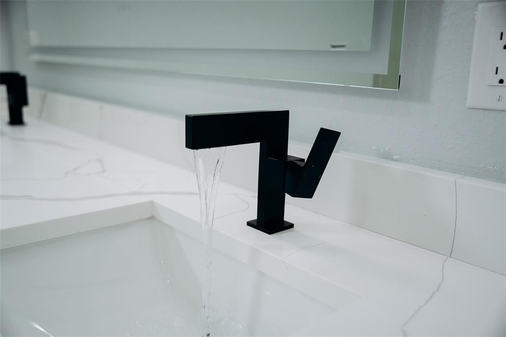 For Sale: $945,500 (4 beds, 4 baths, 2377 Square Feet)