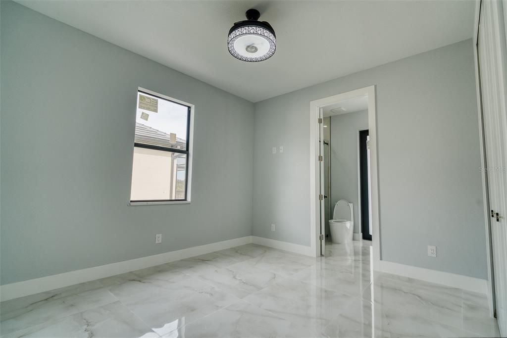 For Sale: $945,500 (4 beds, 4 baths, 2377 Square Feet)