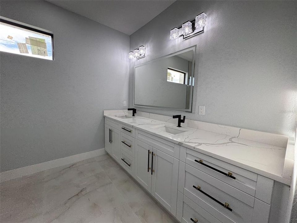 For Sale: $945,500 (4 beds, 4 baths, 2377 Square Feet)