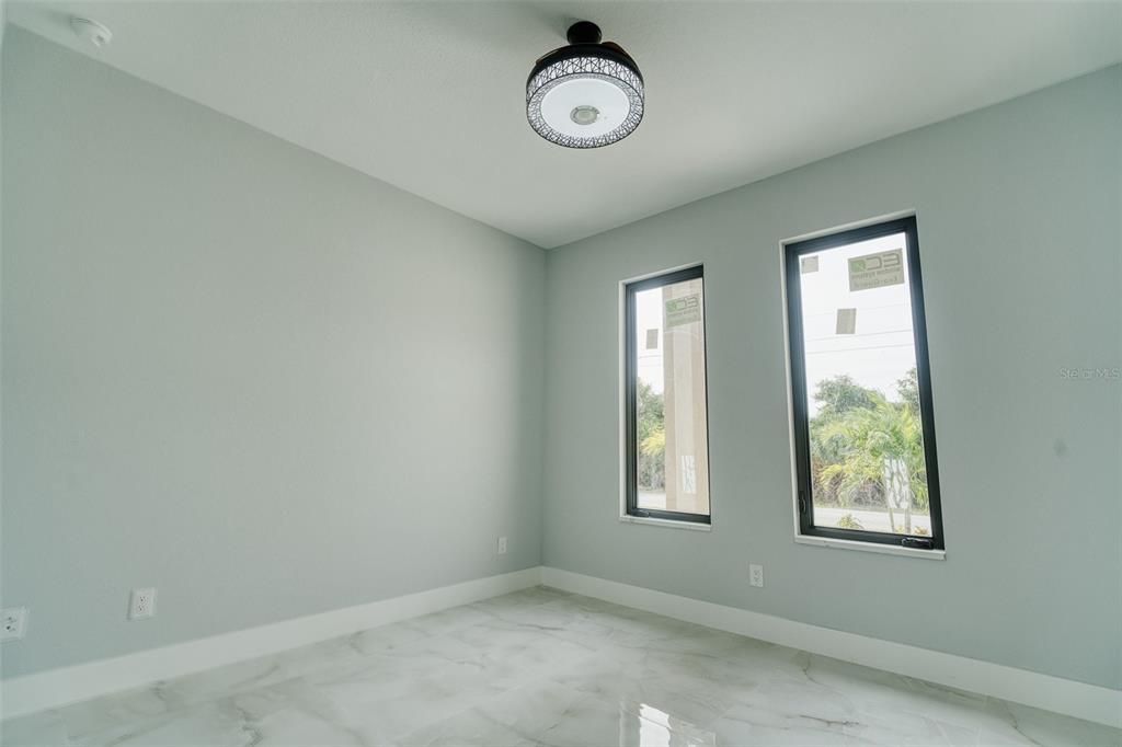 For Sale: $945,500 (4 beds, 4 baths, 2377 Square Feet)