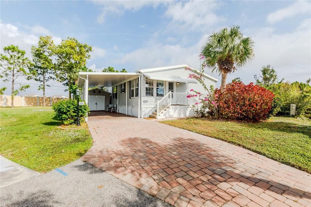 For Sale: $230,000 (2 beds, 2 baths, 1296 Square Feet)