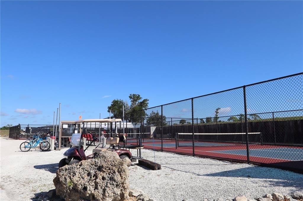 For Sale: $230,000 (2 beds, 2 baths, 1296 Square Feet)