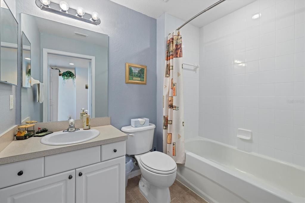 待售: $245,000 (2 贝兹, 2 浴室, 1168 平方英尺)