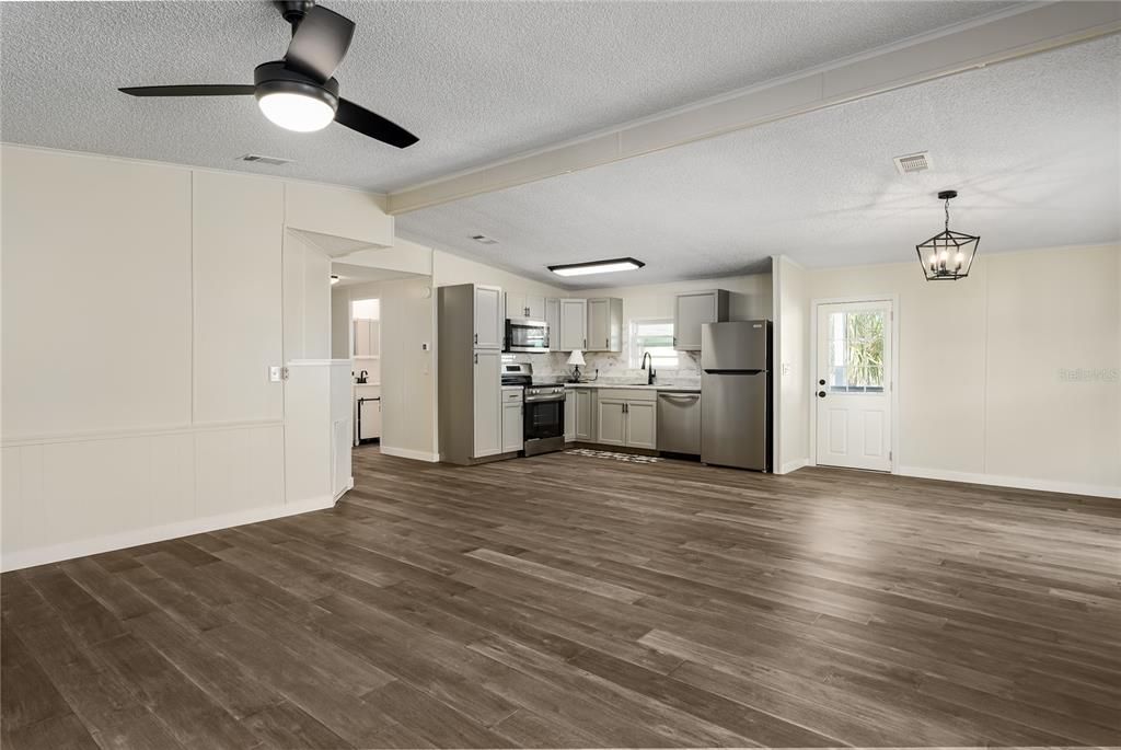 待售: $219,900 (2 贝兹, 2 浴室, 1080 平方英尺)