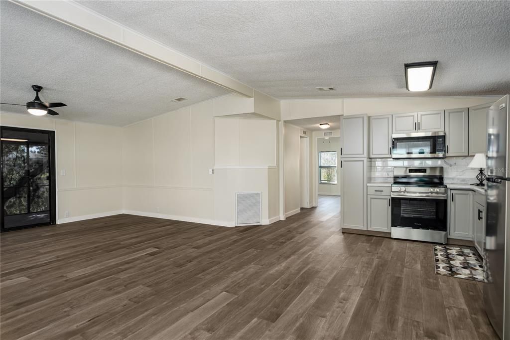 待售: $219,900 (2 贝兹, 2 浴室, 1080 平方英尺)