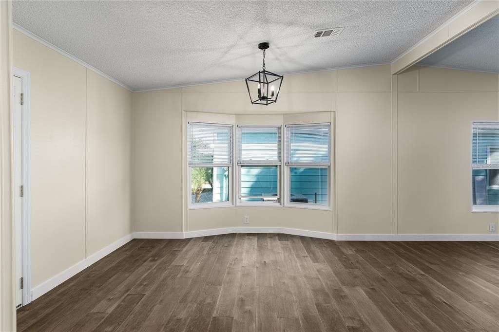 待售: $219,900 (2 贝兹, 2 浴室, 1080 平方英尺)