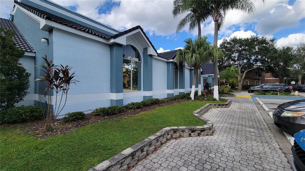 For Rent: $1,249 (1 beds, 1 baths, 636 Square Feet)