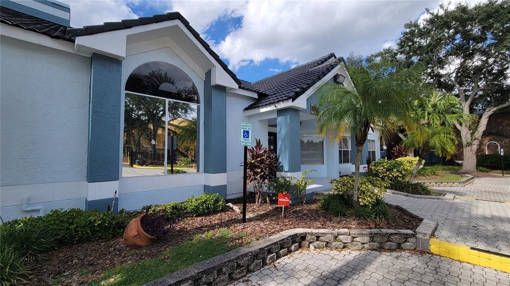 For Rent: $1,249 (1 beds, 1 baths, 636 Square Feet)