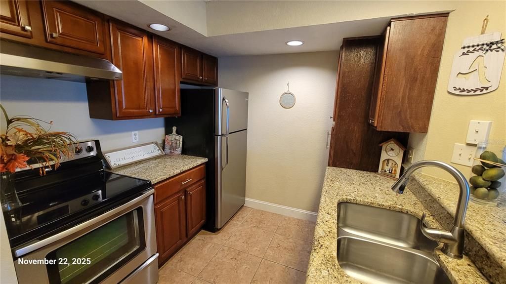 For Rent: $1,249 (1 beds, 1 baths, 636 Square Feet)