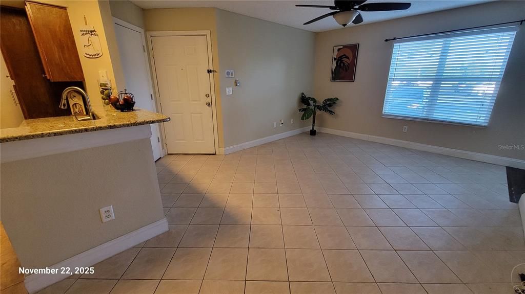 For Rent: $1,249 (1 beds, 1 baths, 636 Square Feet)