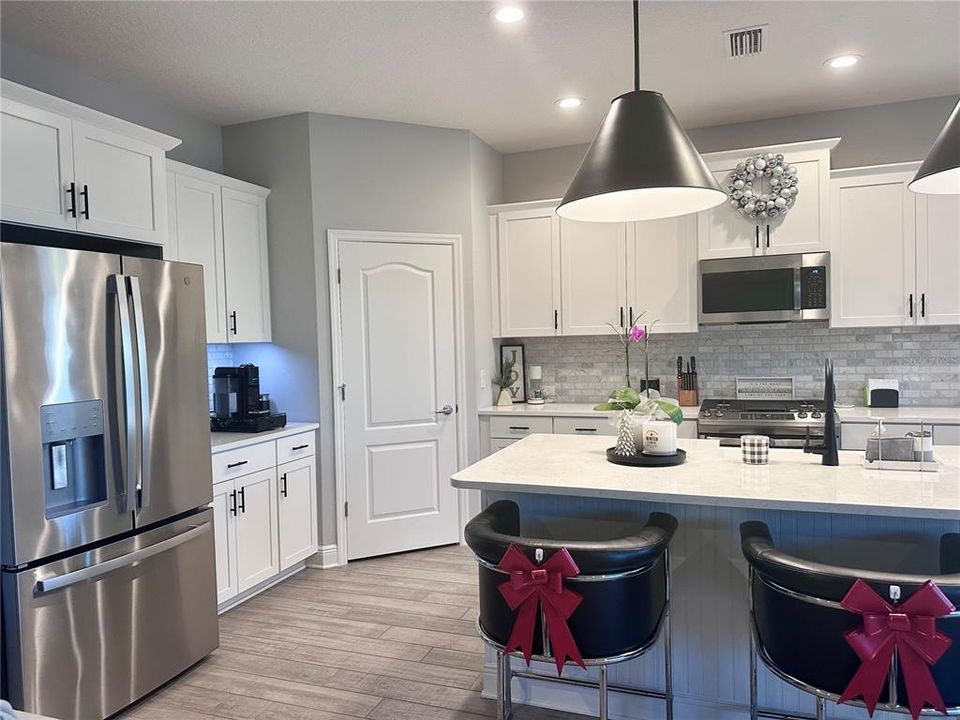 For Rent: $5,000 (3 beds, 3 baths, 2089 Square Feet)