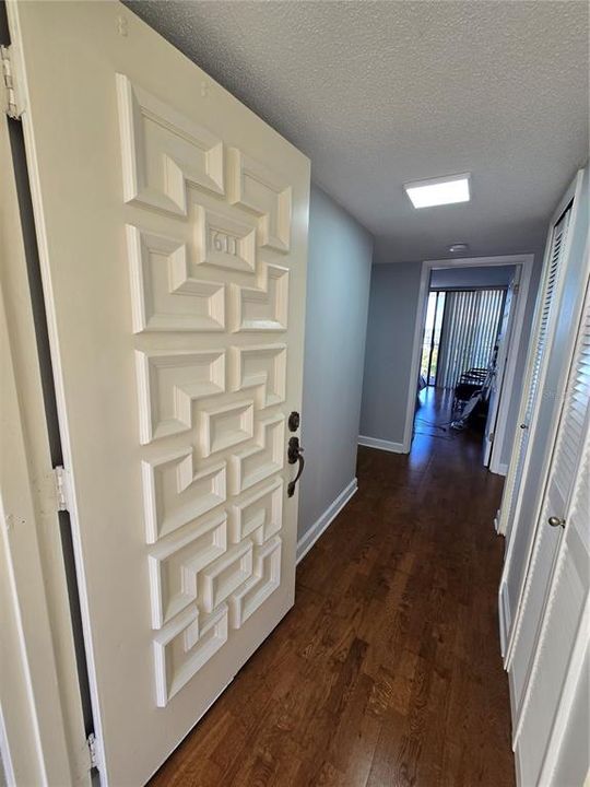 For Sale: $224,900 (1 beds, 1 baths, 725 Square Feet)