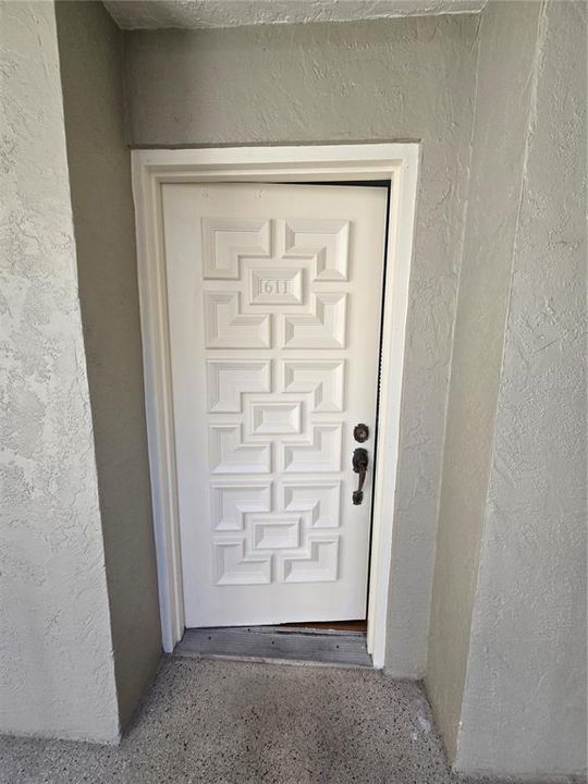 For Sale: $224,900 (1 beds, 1 baths, 725 Square Feet)