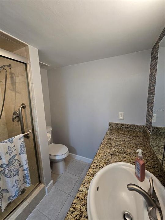 For Sale: $224,900 (1 beds, 1 baths, 725 Square Feet)