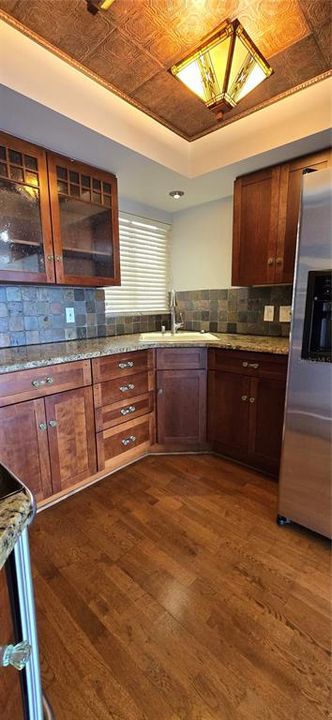 For Sale: $224,900 (1 beds, 1 baths, 725 Square Feet)