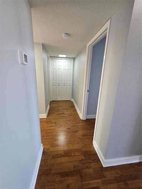 For Sale: $224,900 (1 beds, 1 baths, 725 Square Feet)