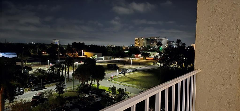 For Sale: $224,900 (1 beds, 1 baths, 725 Square Feet)