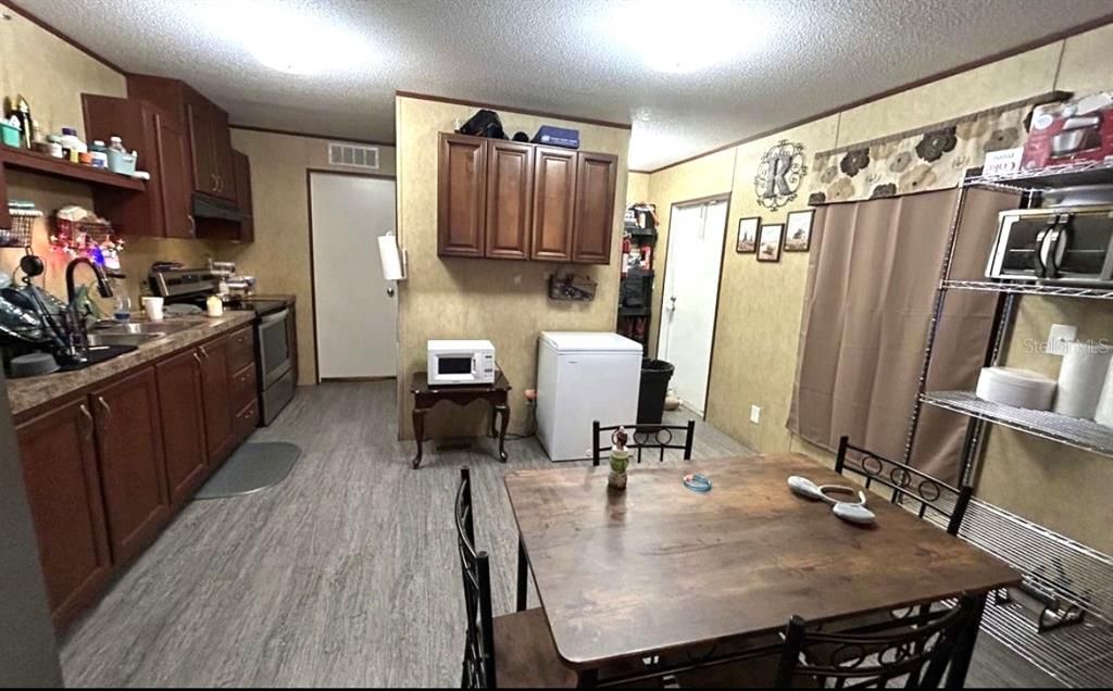 En Venta: $189,900 (3 camas, 2 baños, 1216 Pies cuadrados)