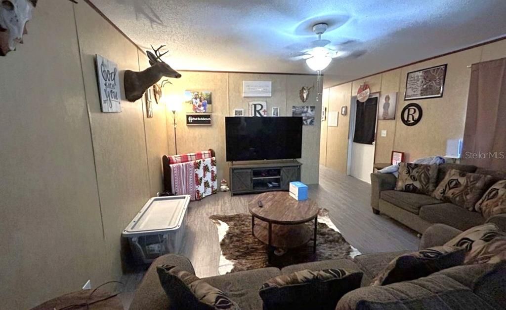 En Venta: $189,900 (3 camas, 2 baños, 1216 Pies cuadrados)