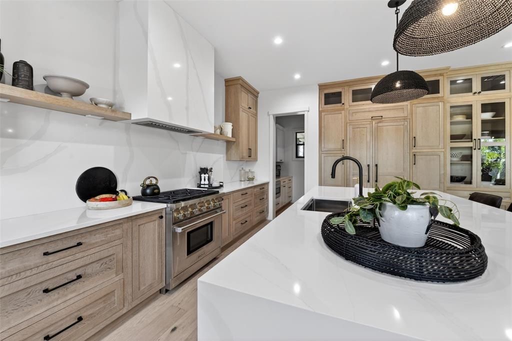 For Sale: $2,345,000 (3 beds, 3 baths, 2932 Square Feet)