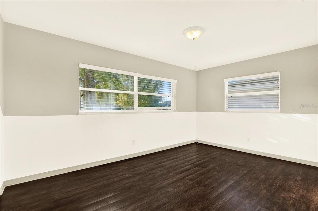 Active With Contract: $285,000 (3 beds, 2 baths, 1224 Square Feet)