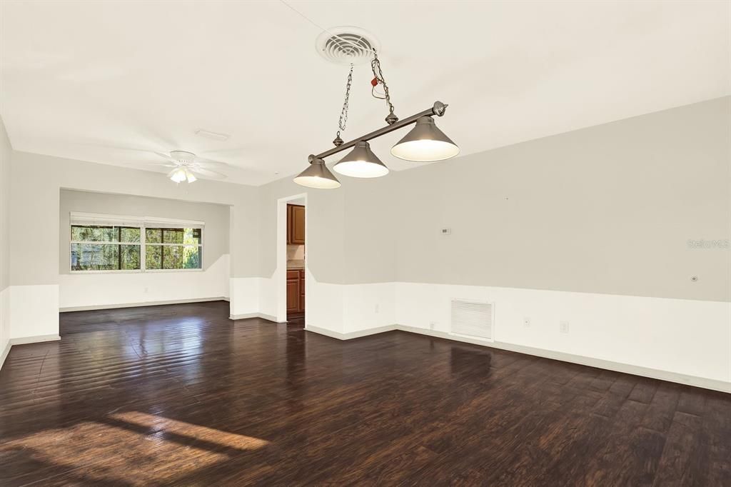 Active With Contract: $285,000 (3 beds, 2 baths, 1224 Square Feet)