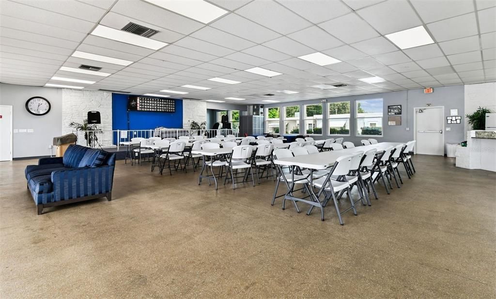 待售: $139,900 (1 贝兹, 1 浴室, 866 平方英尺)