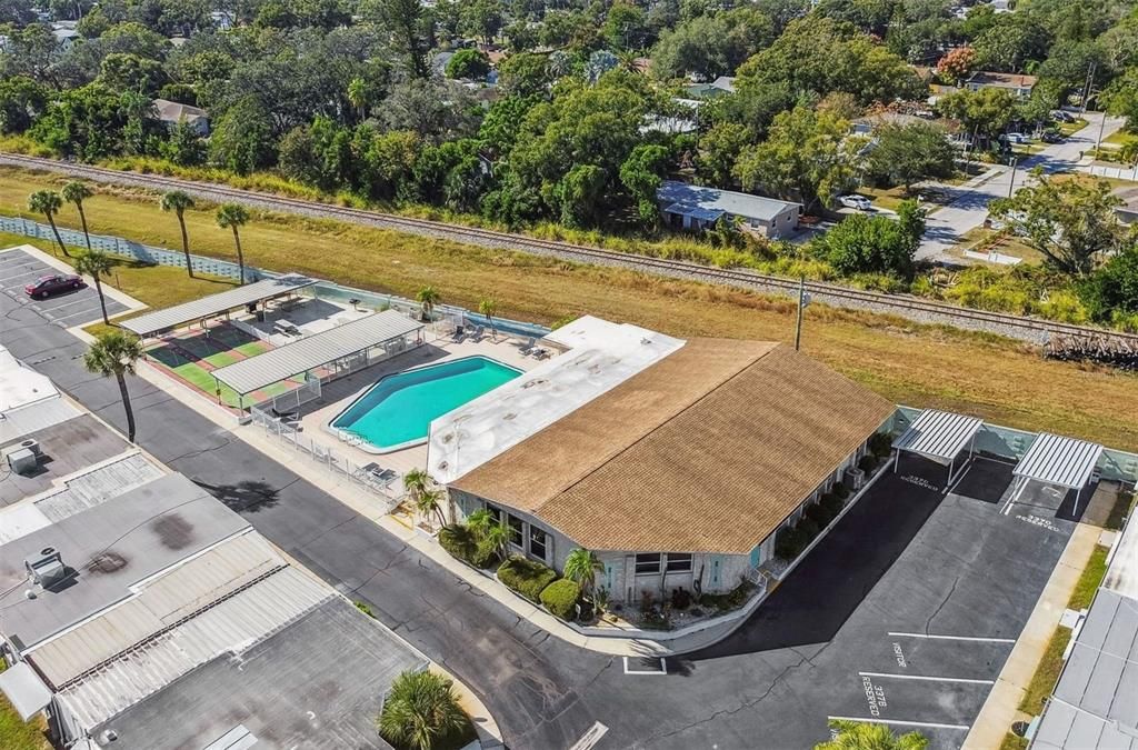 待售: $139,900 (1 贝兹, 1 浴室, 866 平方英尺)