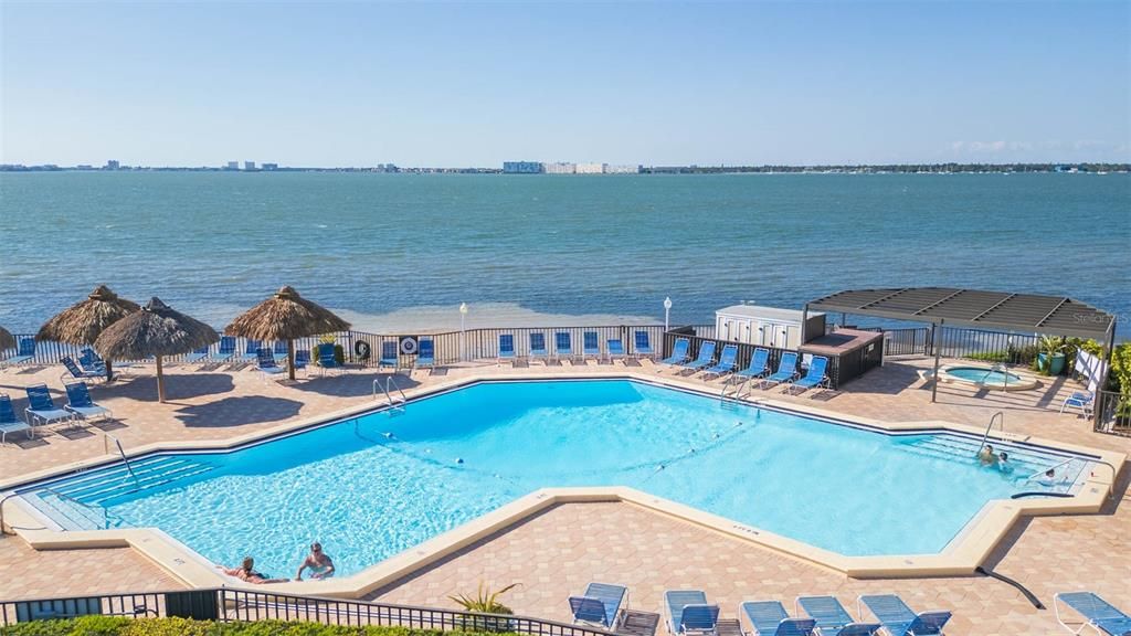 На продажу: $358,000 (2 спален, 2 ванн, 960 Квадратных фут)