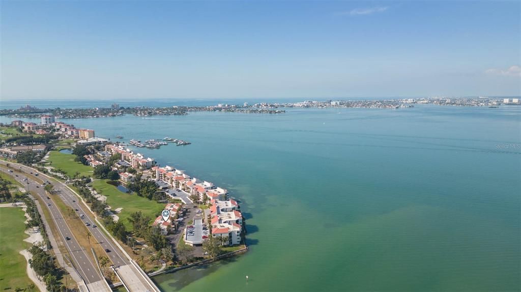 На продажу: $358,000 (2 спален, 2 ванн, 960 Квадратных фут)