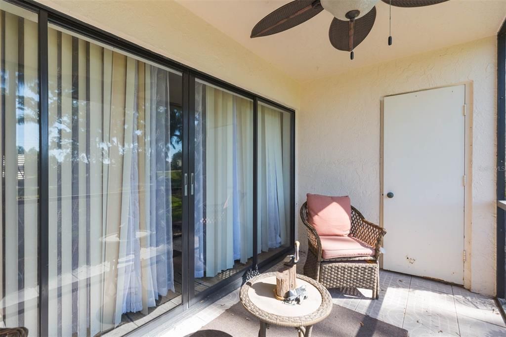 На продажу: $358,000 (2 спален, 2 ванн, 960 Квадратных фут)