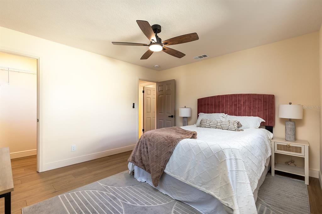 待售: $675,000 (4 贝兹, 2 浴室, 1752 平方英尺)