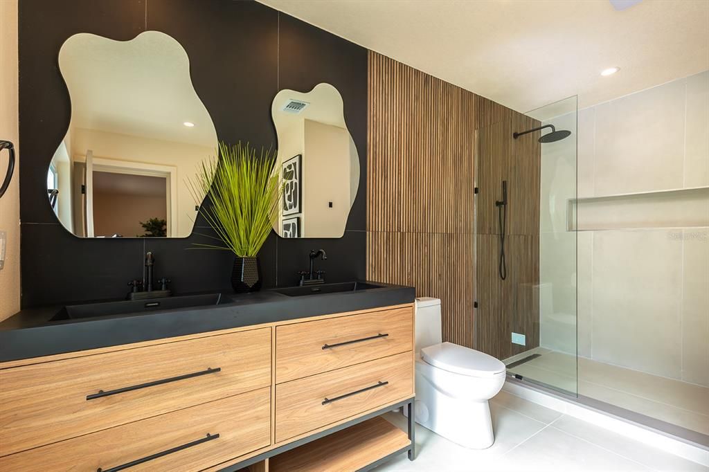 待售: $675,000 (4 贝兹, 2 浴室, 1752 平方英尺)