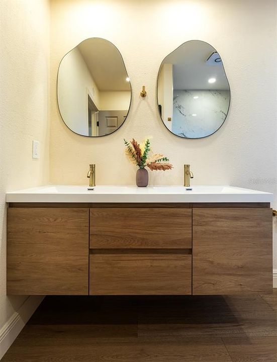 待售: $675,000 (4 贝兹, 2 浴室, 1752 平方英尺)