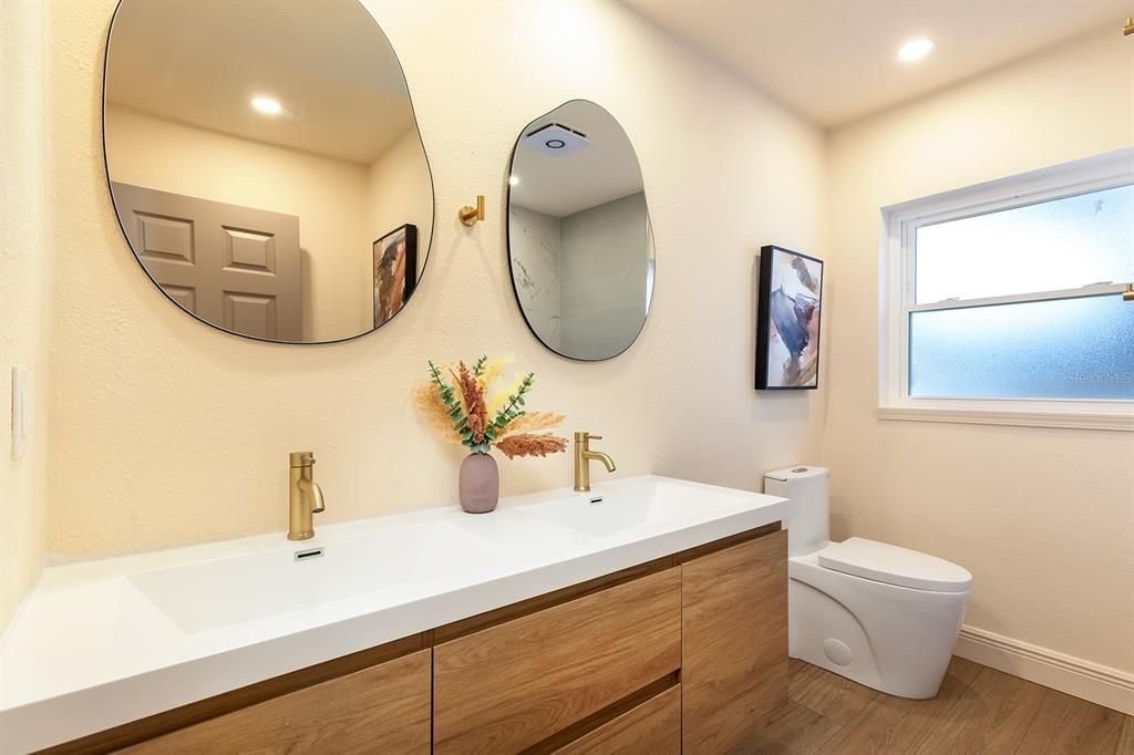 待售: $675,000 (4 贝兹, 2 浴室, 1752 平方英尺)