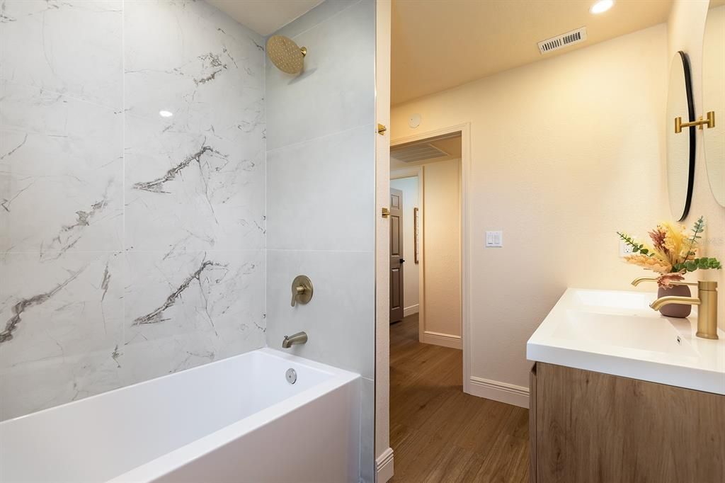 待售: $675,000 (4 贝兹, 2 浴室, 1752 平方英尺)