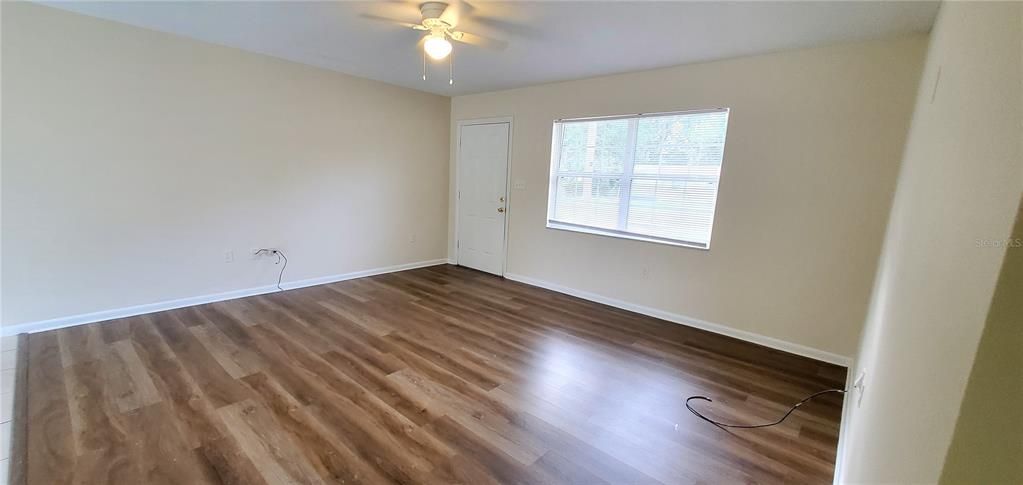 出租: $1,700 (3 贝兹, 2 浴室, 1144 平方英尺)